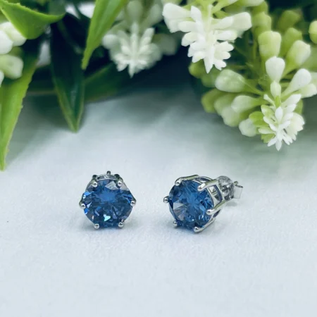 Tanzanite Cubic Zirconia 6 Claw Set Studs 8mm