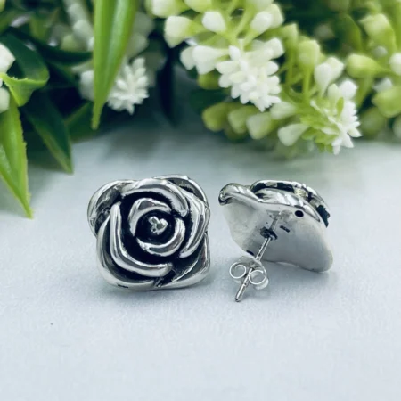 Classic Rose Studs 20mm