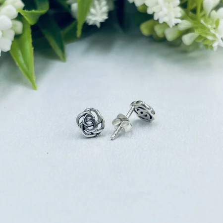 Classic Rose Studs 8mm