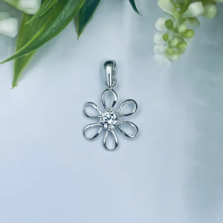 Sterling Silver Cubic Zirconia Daisy 25x17