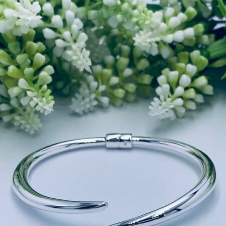 Sterling Silver Pointy ends Hinged Bangle
