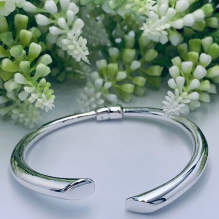 Sterling Silver Flattend ends Hinged Bangle